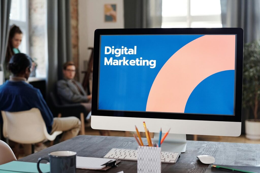 How Freshers Can Start a Career in Digital Marketing